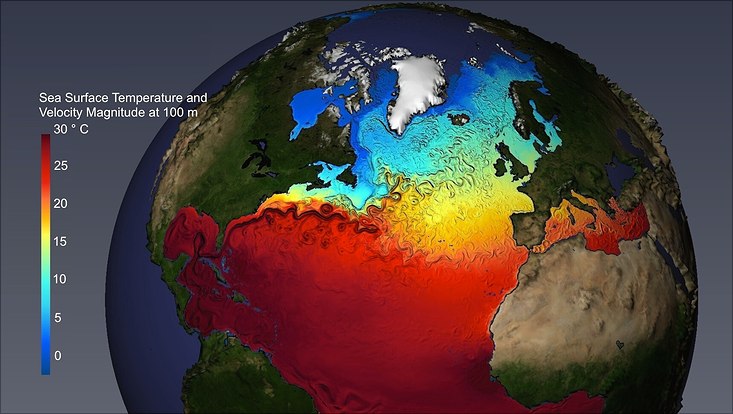 Es ist eine digitale Darstellung der Erde zu sehen. Eine Legende links zeigt welche Farben welche Temperaturen der Sea Surface Temperature and Velocity Magnitude auf der Abbildung darstellen.
