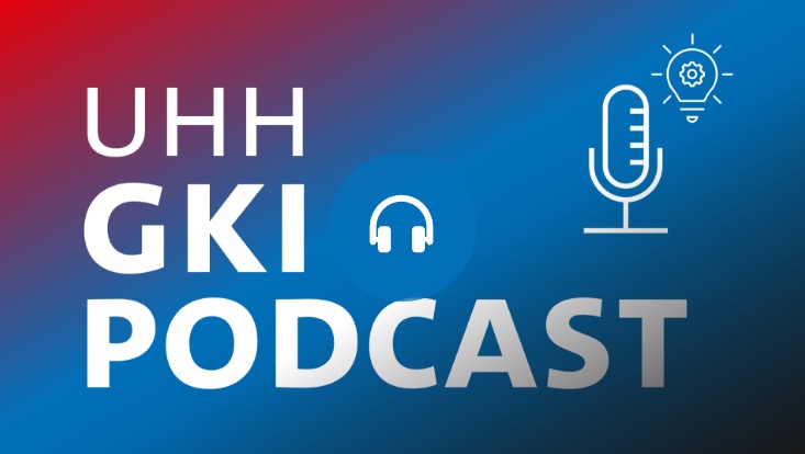 Das Bild zeigt den Titel "UHH GKI Podcast" und ein Mikrofon
