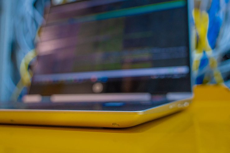 Technologiegestützte Bildung: Wie die Qualität digitaler Aufgaben im Schulunterricht verbessert werden kann, untersucht das Forschungs- und Nachwuchskolleg AQUA-d. Foto: PHKA/Kamuf