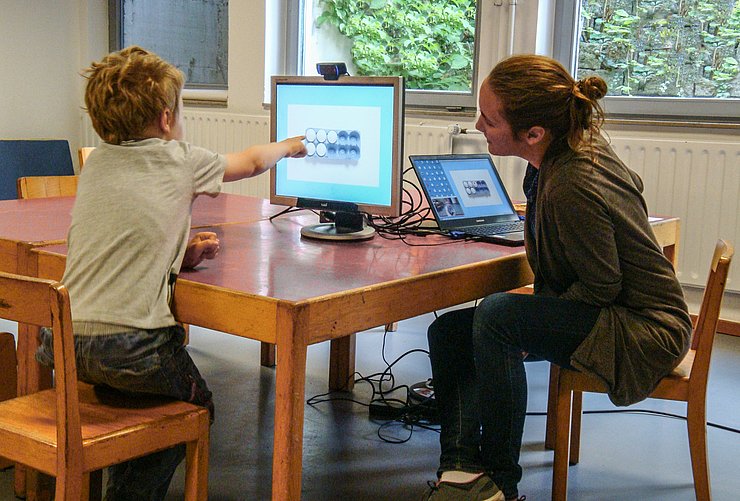 Wie nehmen Kinder im Vorschulalter Mengen wahr? Das hat Dr. Priska Sprenger in einer Eye Tracking-Studie untersucht. Foto: Sprenger