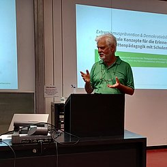 Jürgen Stude, Erster Vorsitzender des Fördervereins Ehemalige Synagoge Kippenheim beim Präsentationstermin am 30.6.2022 an der PHKA. Foto: PHKA