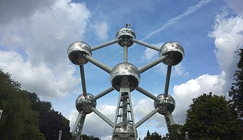 Bild zeigt das Atomium in Brüssel.