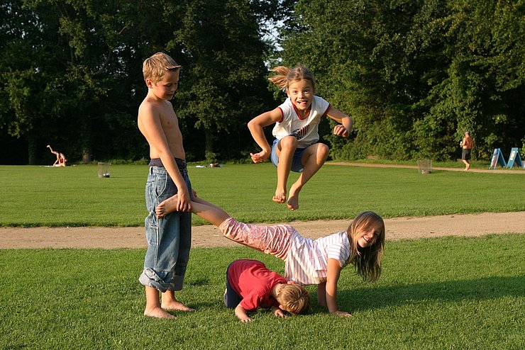 Beim Spielen im Freien haben sich Kinder und Jugendliche im Lockdown Bewegung verschafft. Foto: Martin Köhler für die Motorik-Modul-Studie